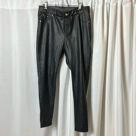 Tagoo Faux Leather Leggings - Picture 1 of 10